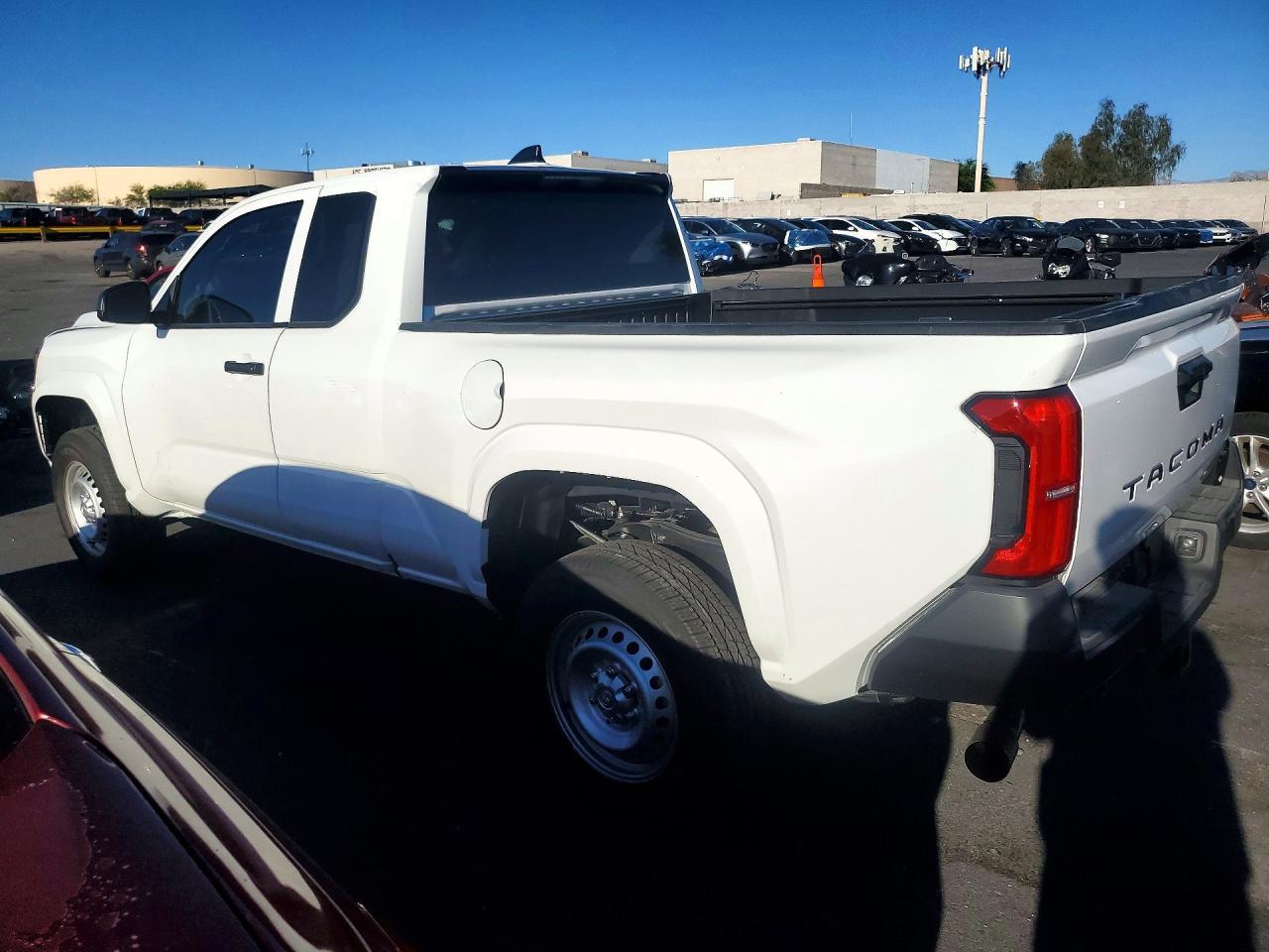 2026 Toyota Tacoma Sr - zdjęcie 2