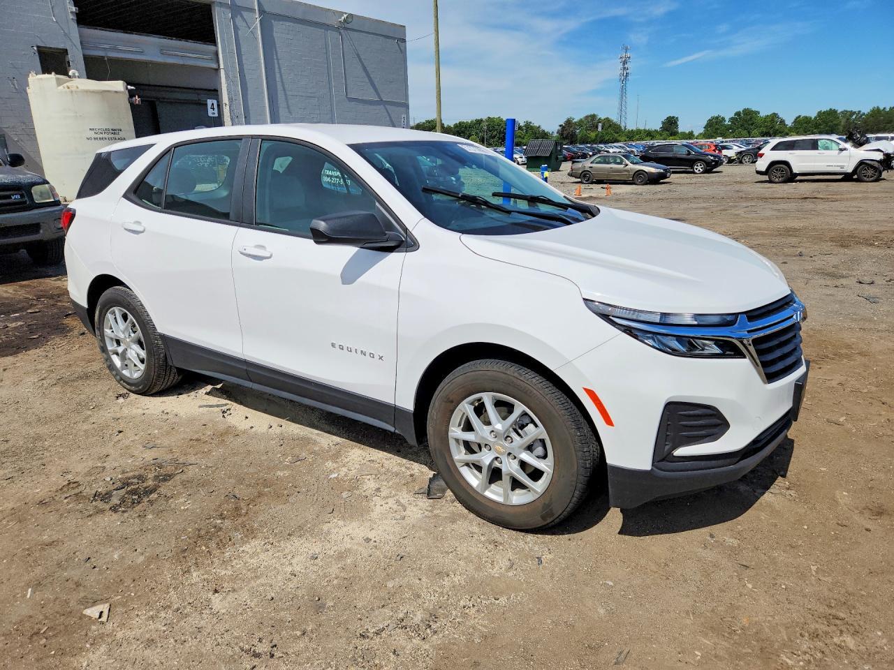 2024 Chevrolet Equinox Ls - zdjęcie 4