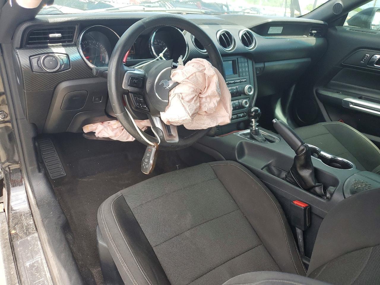 2015 Ford Mustang - zdjęcie 8