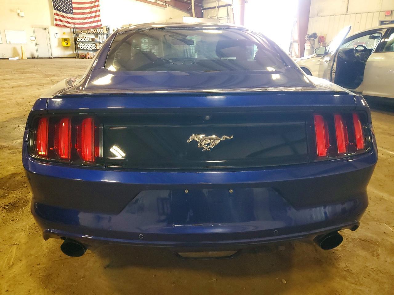 2015 Ford Mustang - zdjęcie 6