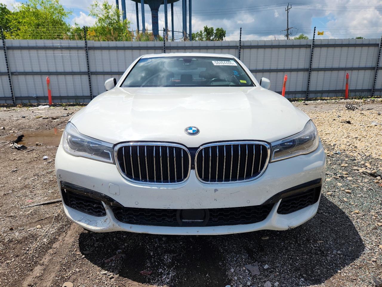 2018 BMW 750 I - zdjęcie 5