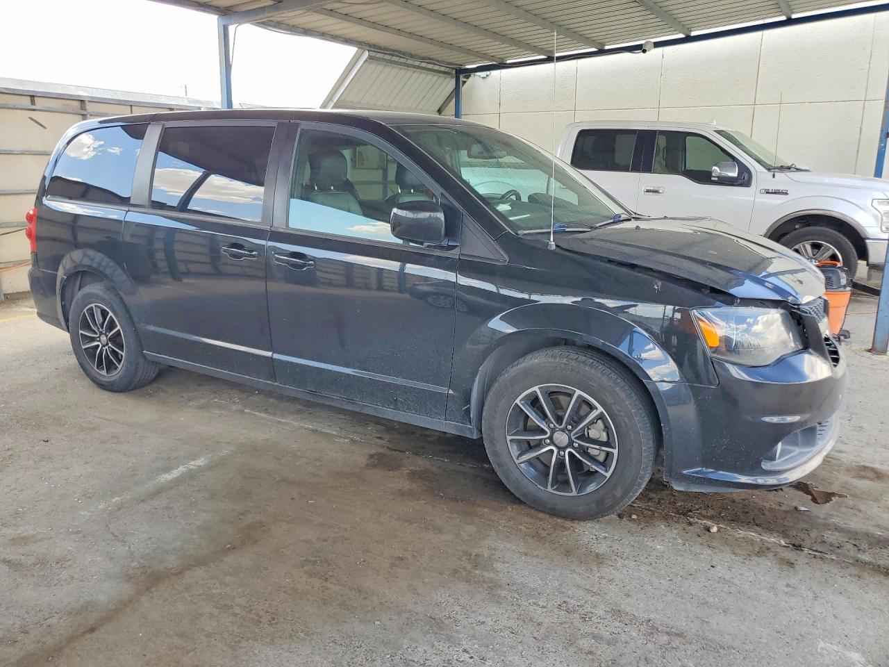 2019 Dodge Grand Caravan Sxt - zdjęcie 4