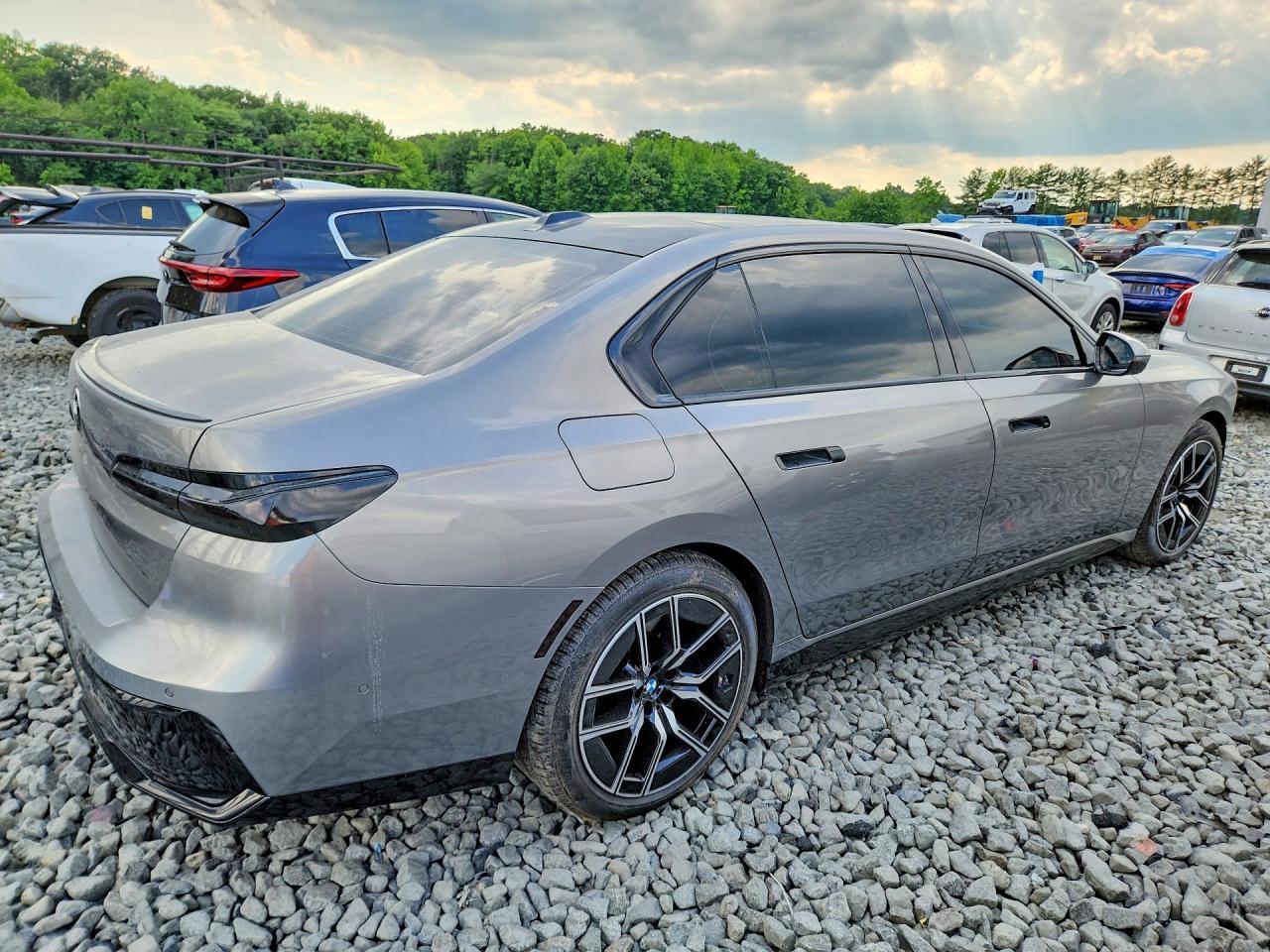 2024 BMW 740 Xi - zdjęcie 3