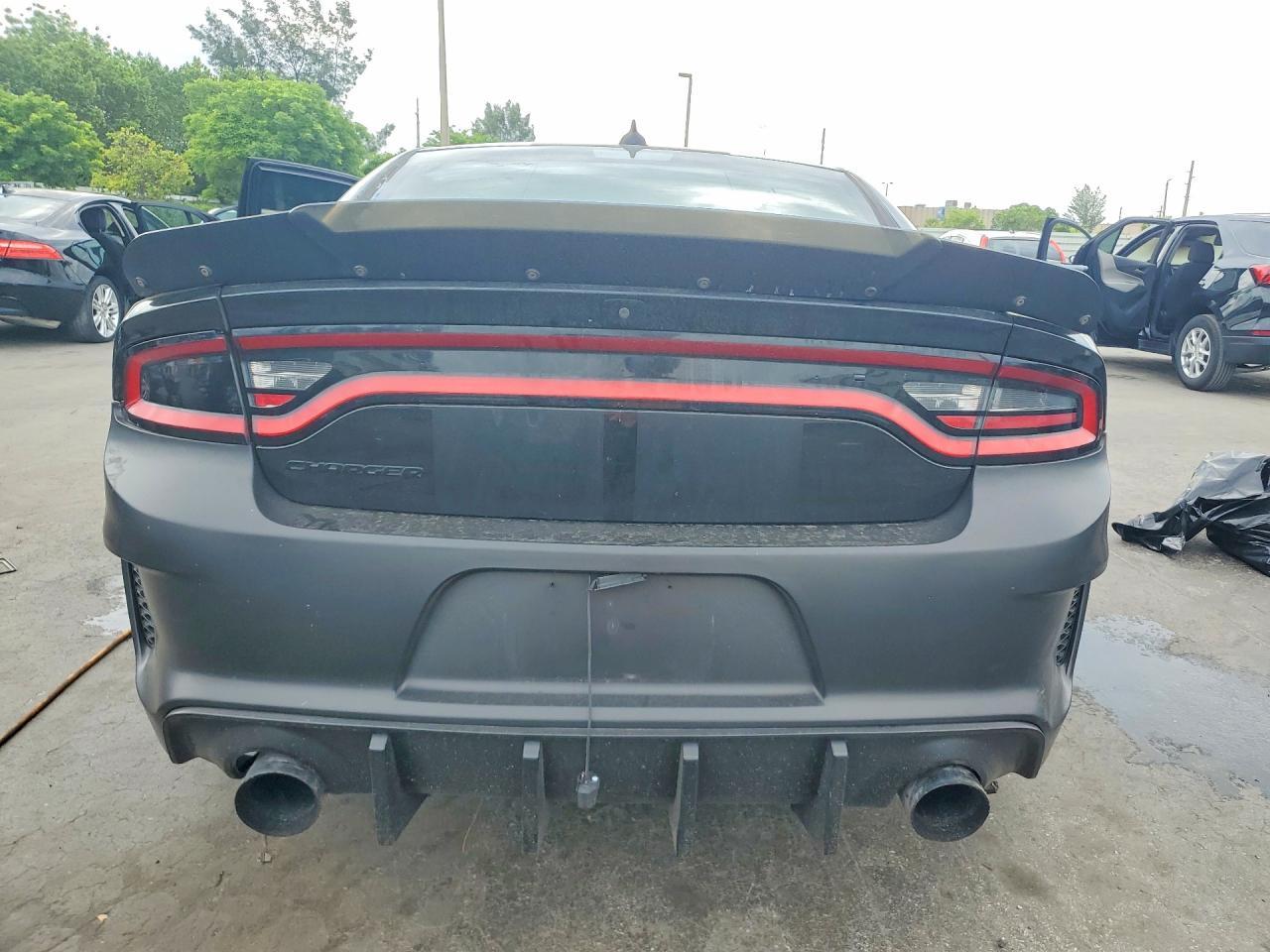 2016 Dodge Charger R - zdjęcie 6