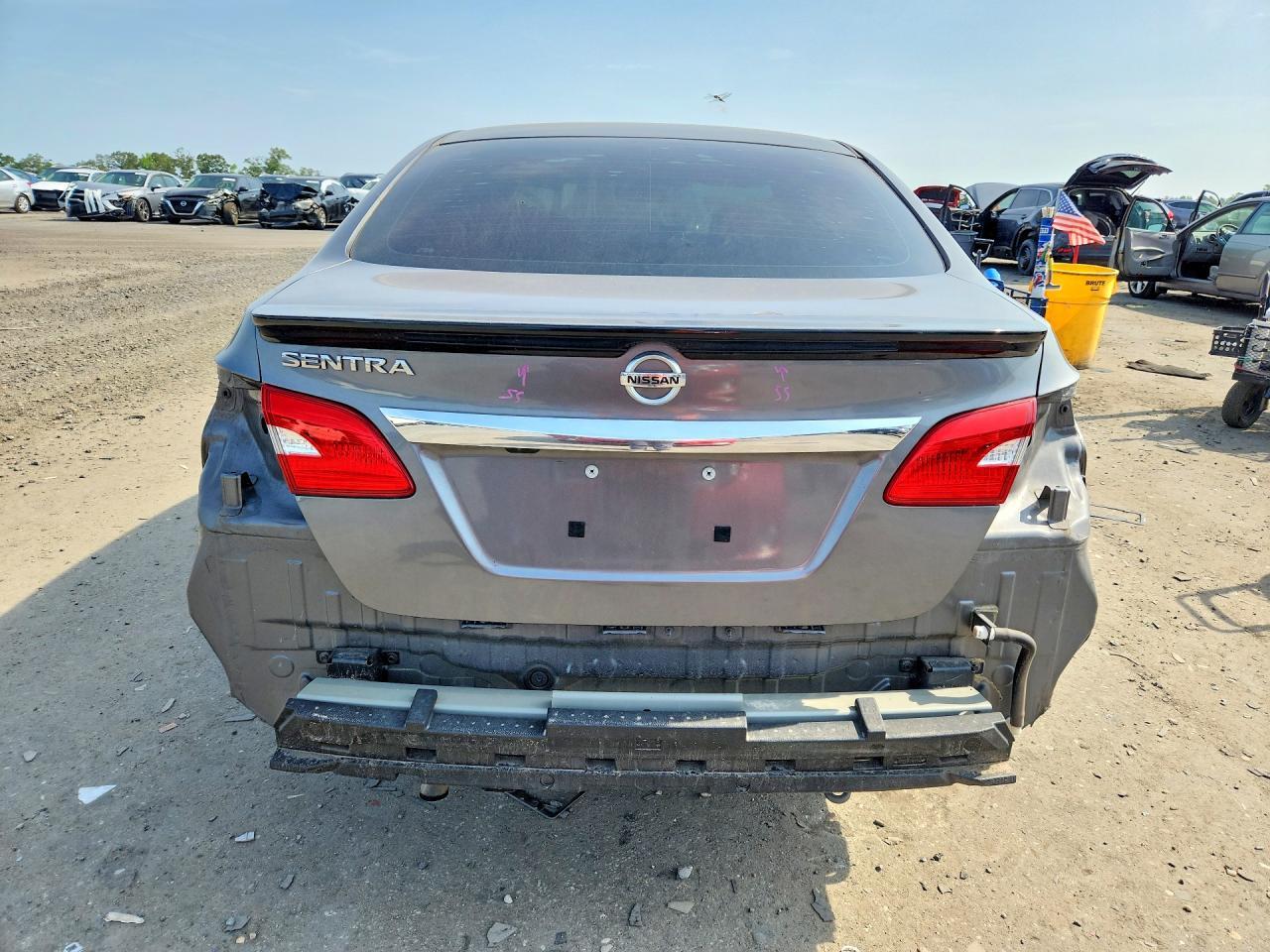 2018 Nissan Sentra S - zdjęcie 6