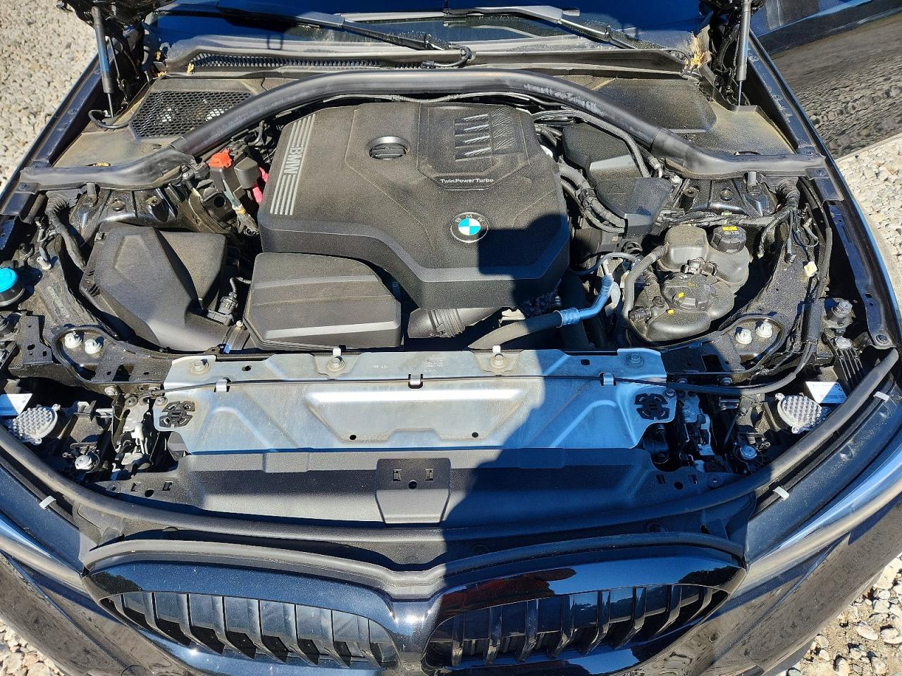2022 BMW Seria 3 330i - zdjęcie 11