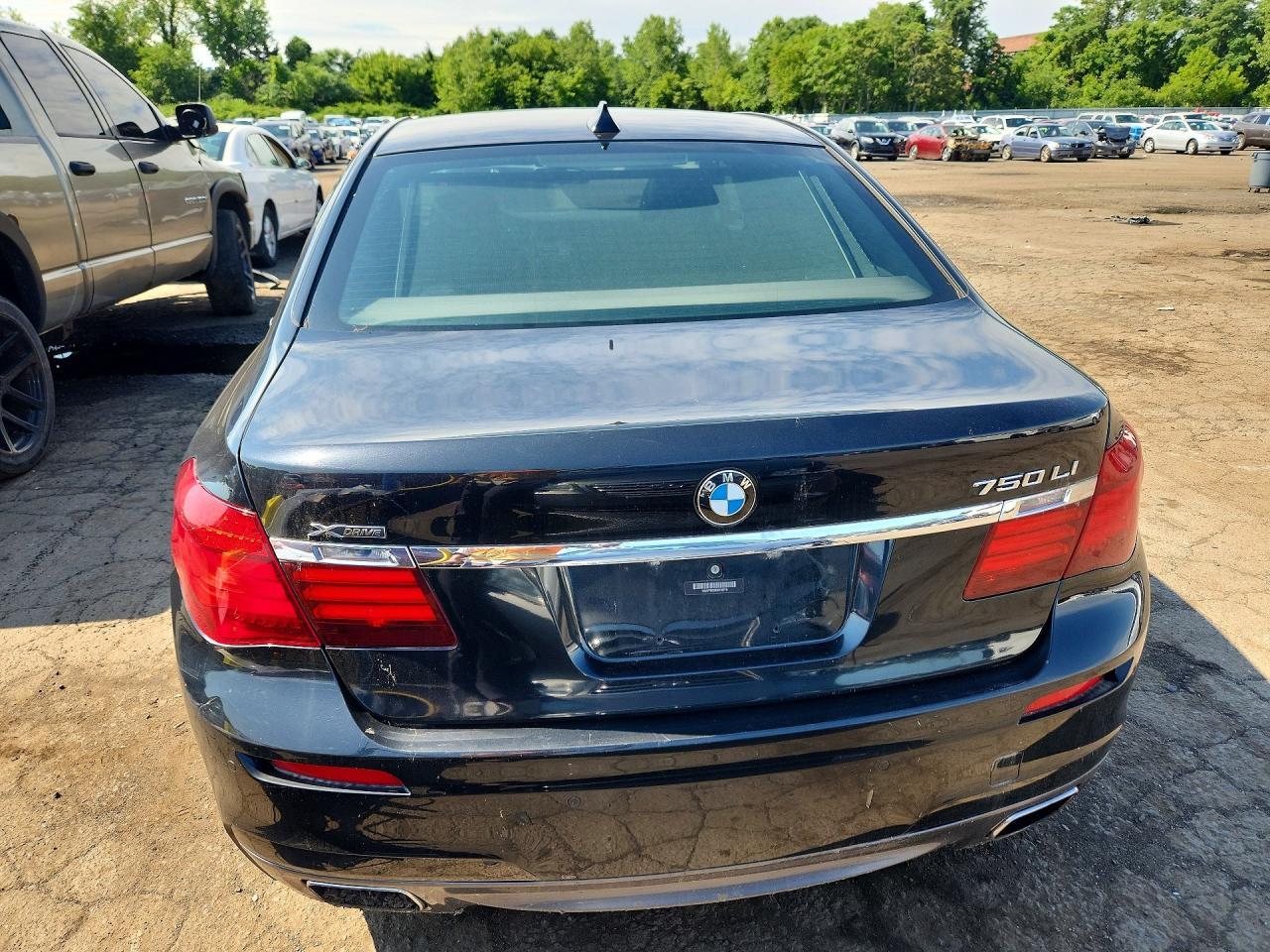 2013 BMW 750 Lxi - zdjęcie 6