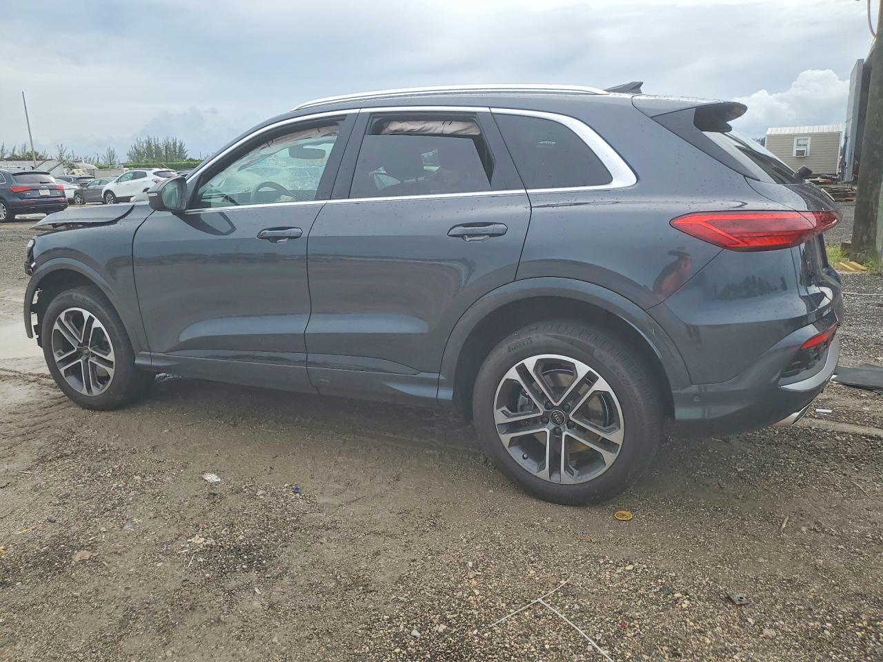 2025 Audi Q5 Premium - zdjęcie 2