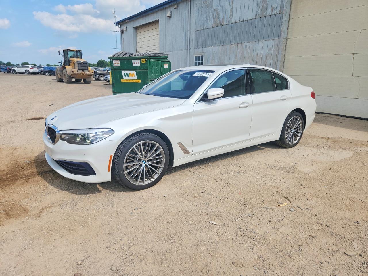 2020 BMW 530 Xi - zdjęcie główne