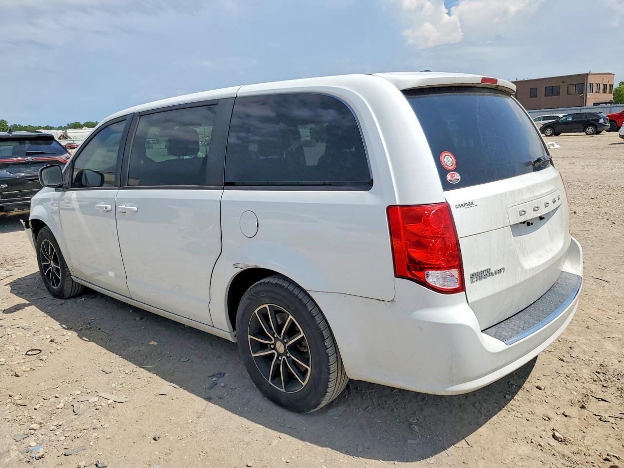2019 Dodge Grand Caravan Gt - zdjęcie 2