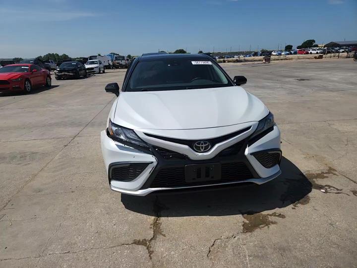 2023 Toyota Camry Xse - zdjęcie 13