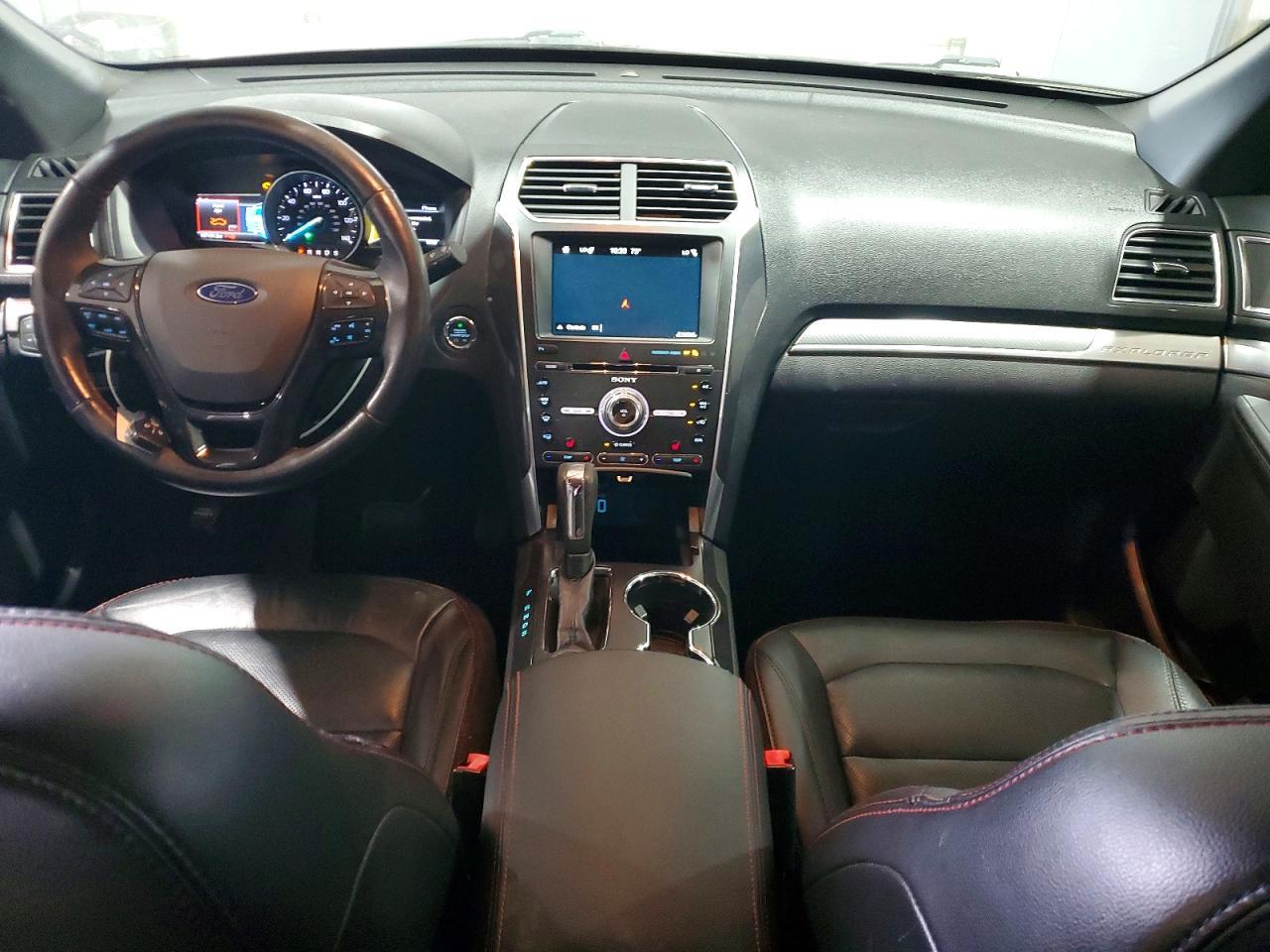 2017 Ford Explorer Sport - zdjęcie 8