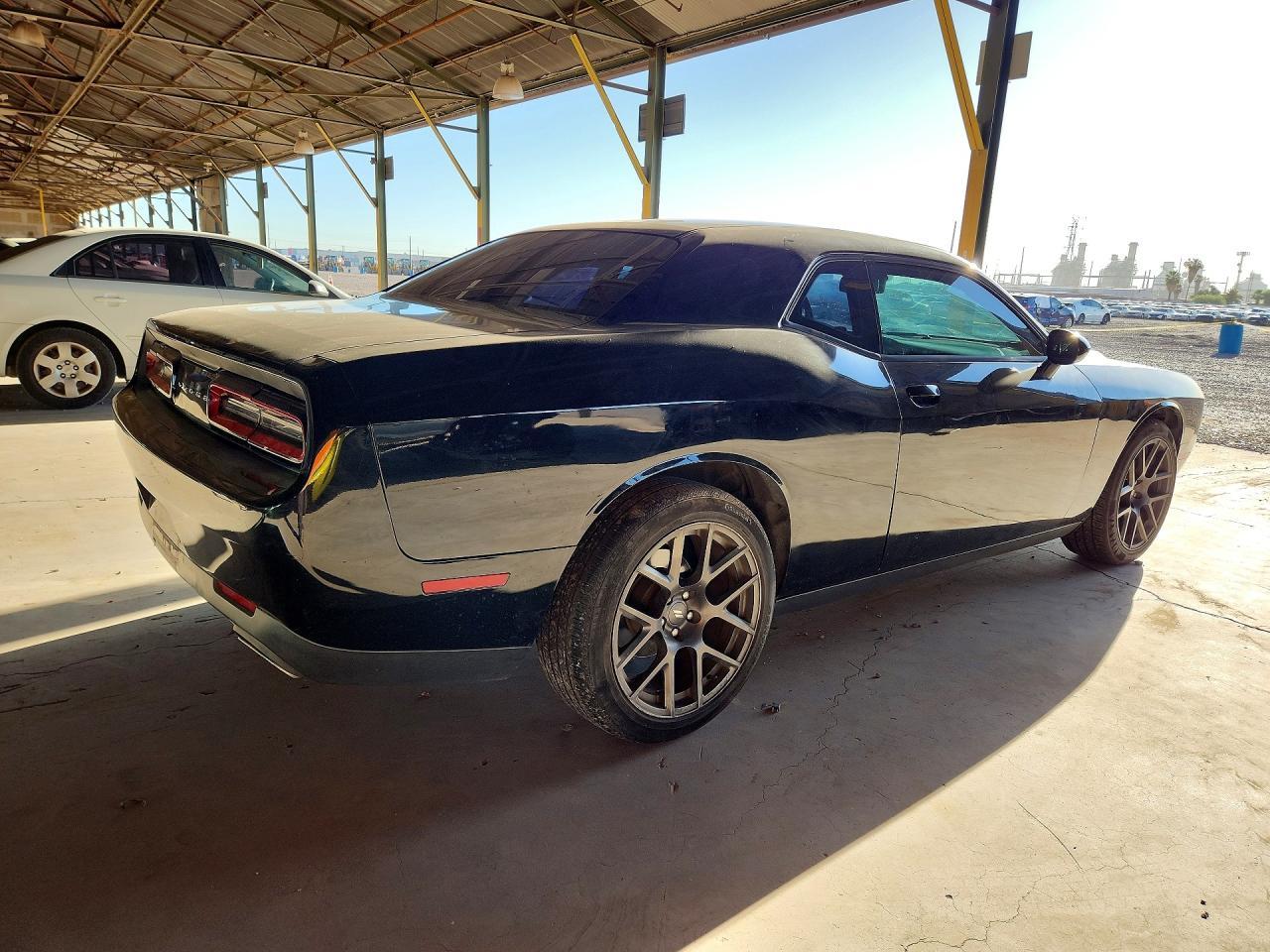 2016 Dodge Challenger Sxt - zdjęcie 3
