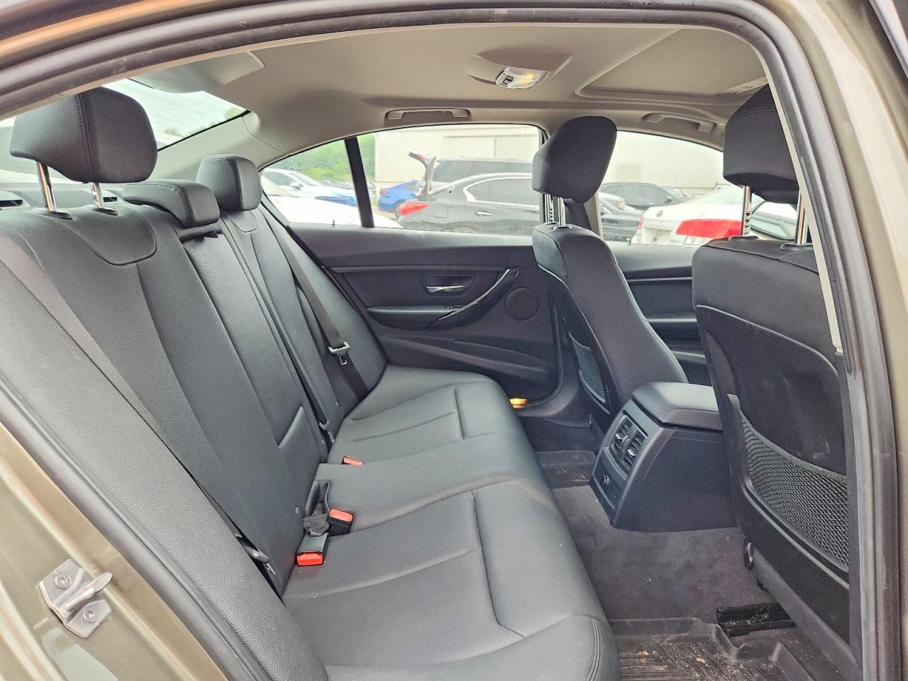 2018 BMW Seria 3 320i - zdjęcie 10