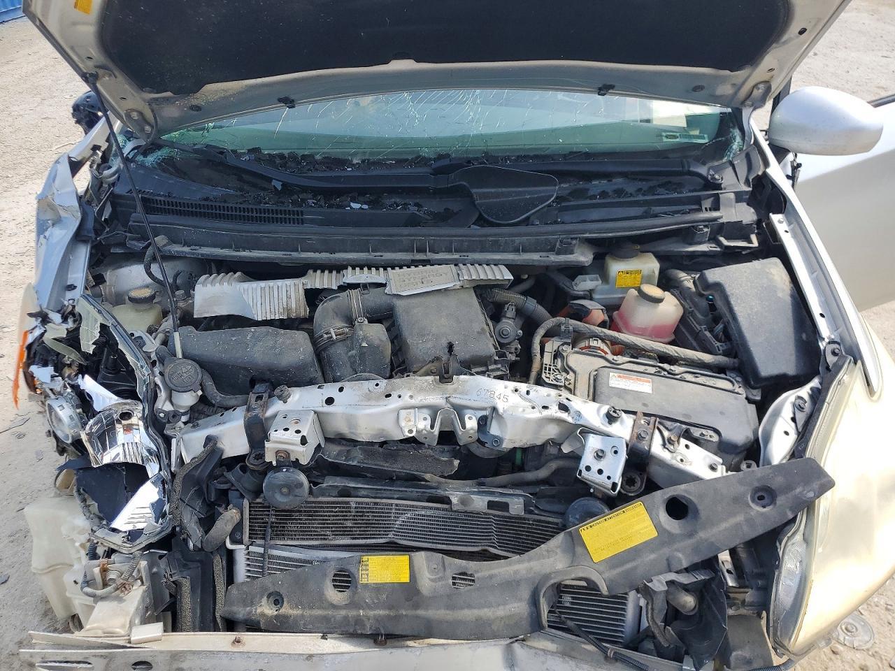 2013 Toyota Prius Two - zdjęcie 12