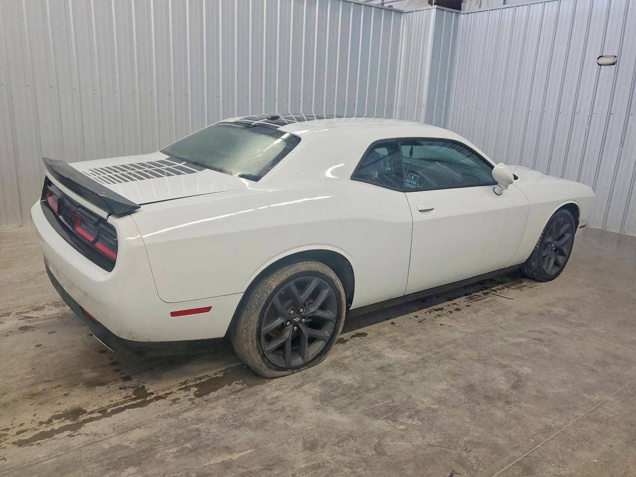 2022 Dodge Challenger Sxt - zdjęcie 3