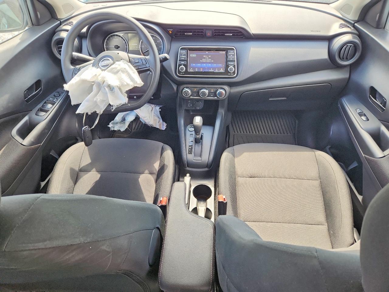2025 Nissan Kicks Play S - zdjęcie 8