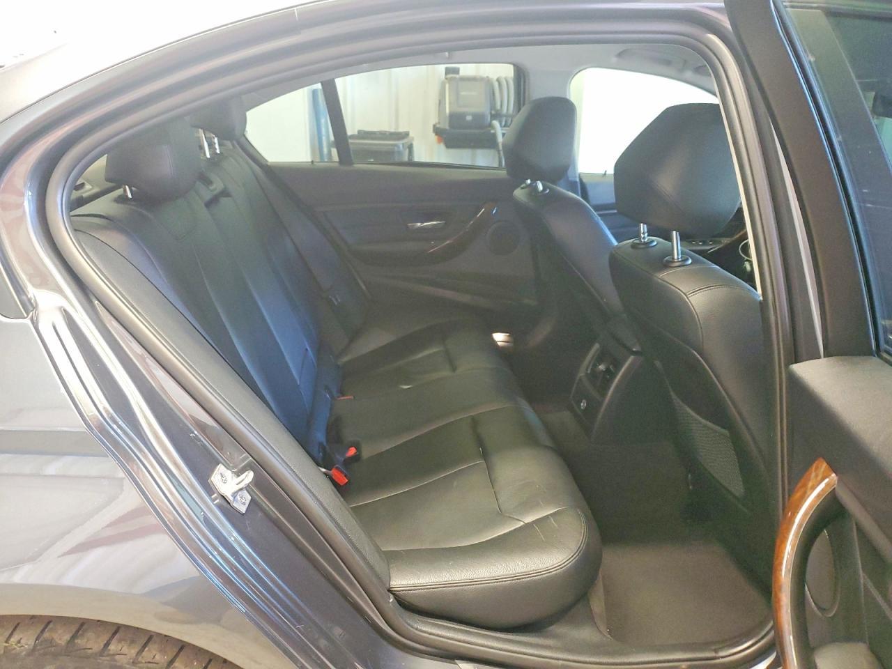 2014 BMW Seria 3 328i - zdjęcie 10