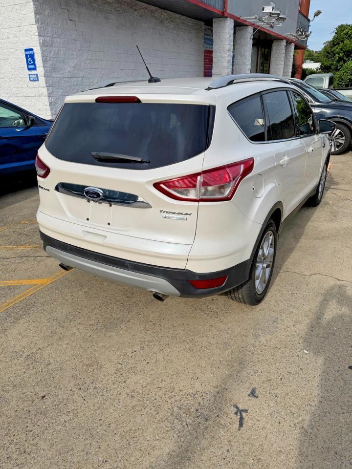 2016 Ford Escape Titanium - zdjęcie 4