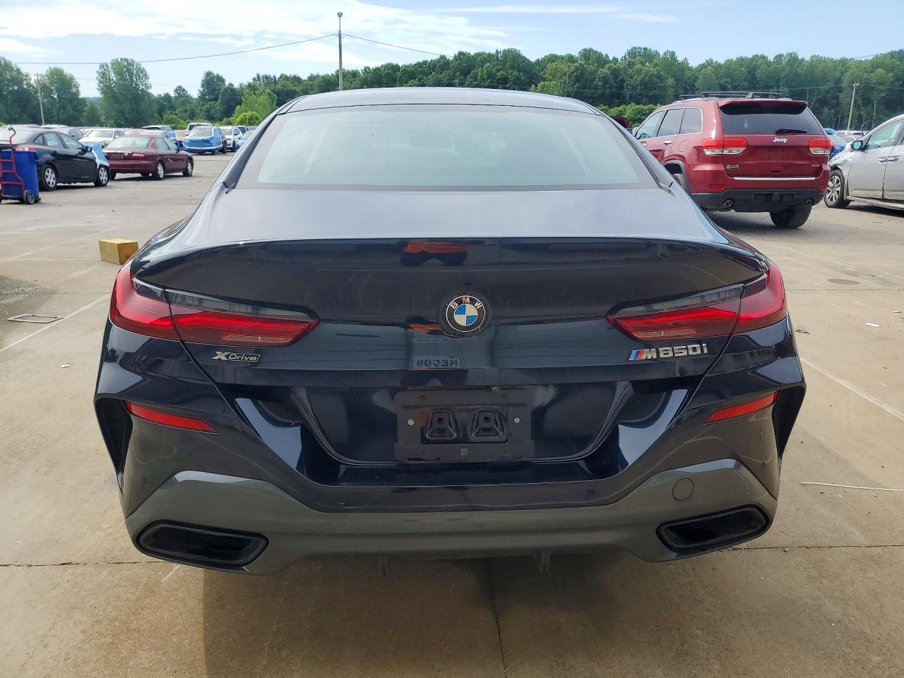 2022 BMW Seria 8 M850i - zdjęcie 6