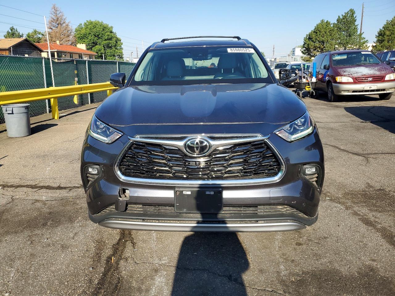 2025 Toyota Highlander Hybrid Platinum - zdjęcie 5