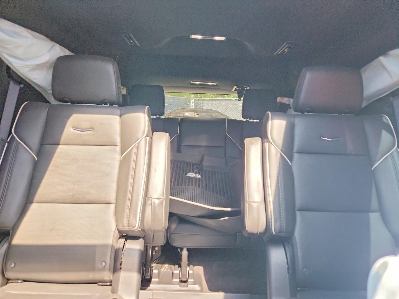 2024 Cadillac Escalade Premium Luxury - zdjęcie 10