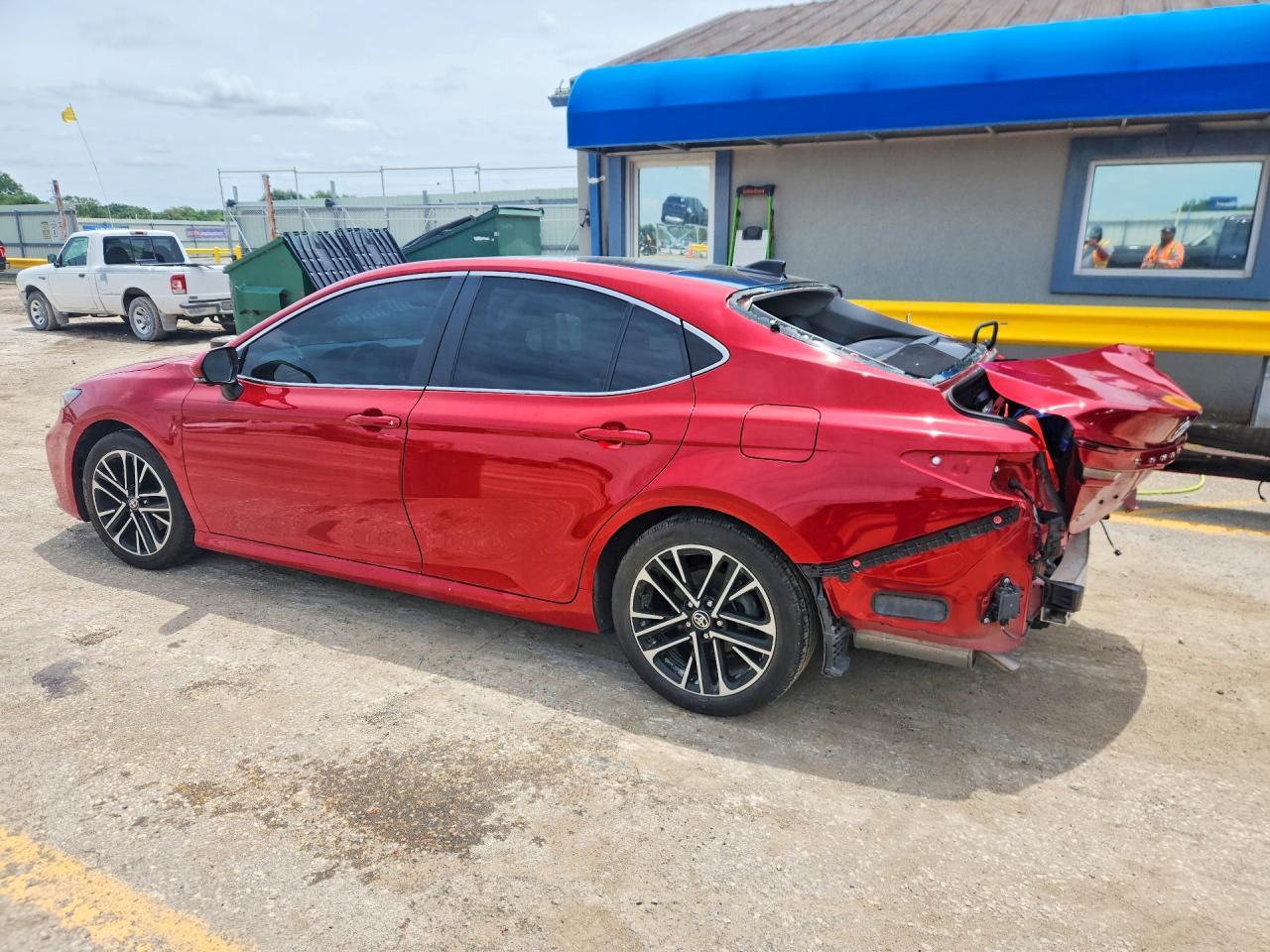 2025 Toyota Camry Xle - zdjęcie 2