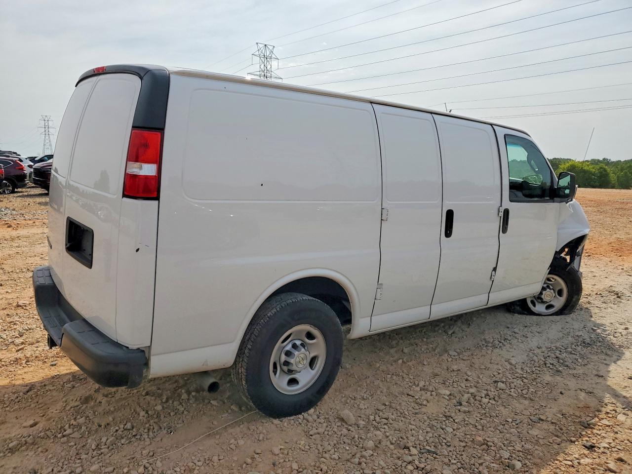 2023 Chevrolet Express G2500 - zdjęcie 3