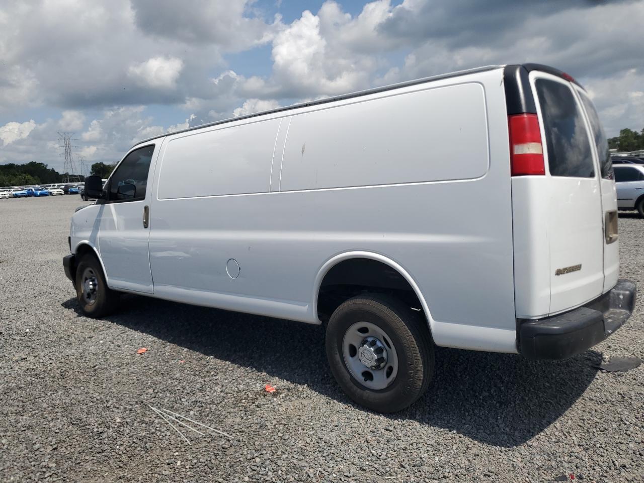 2018 Chevrolet Express G2500 - zdjęcie 2