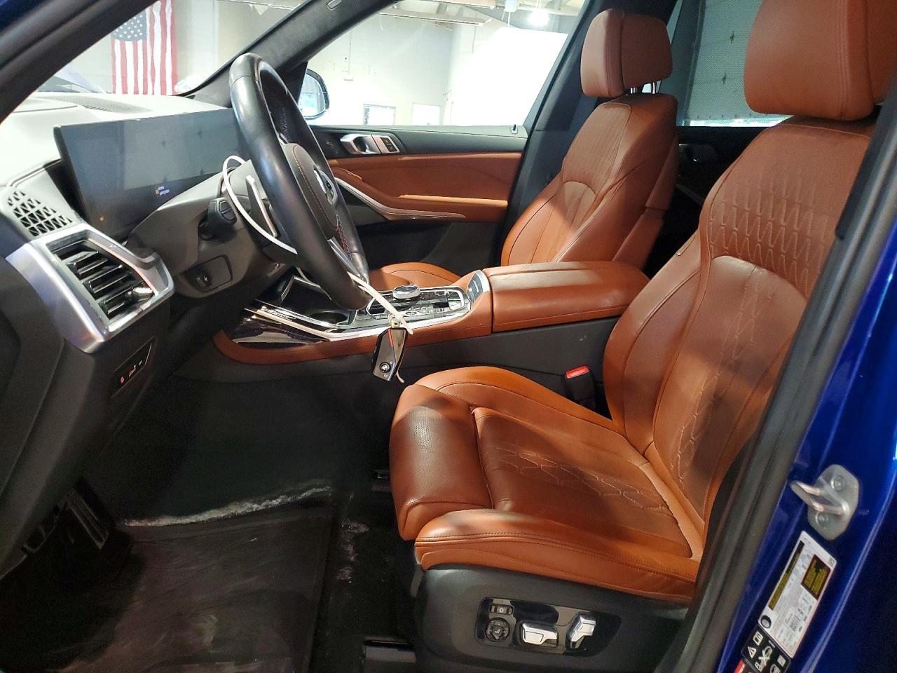 2025 BMW X7 M60I - zdjęcie 7