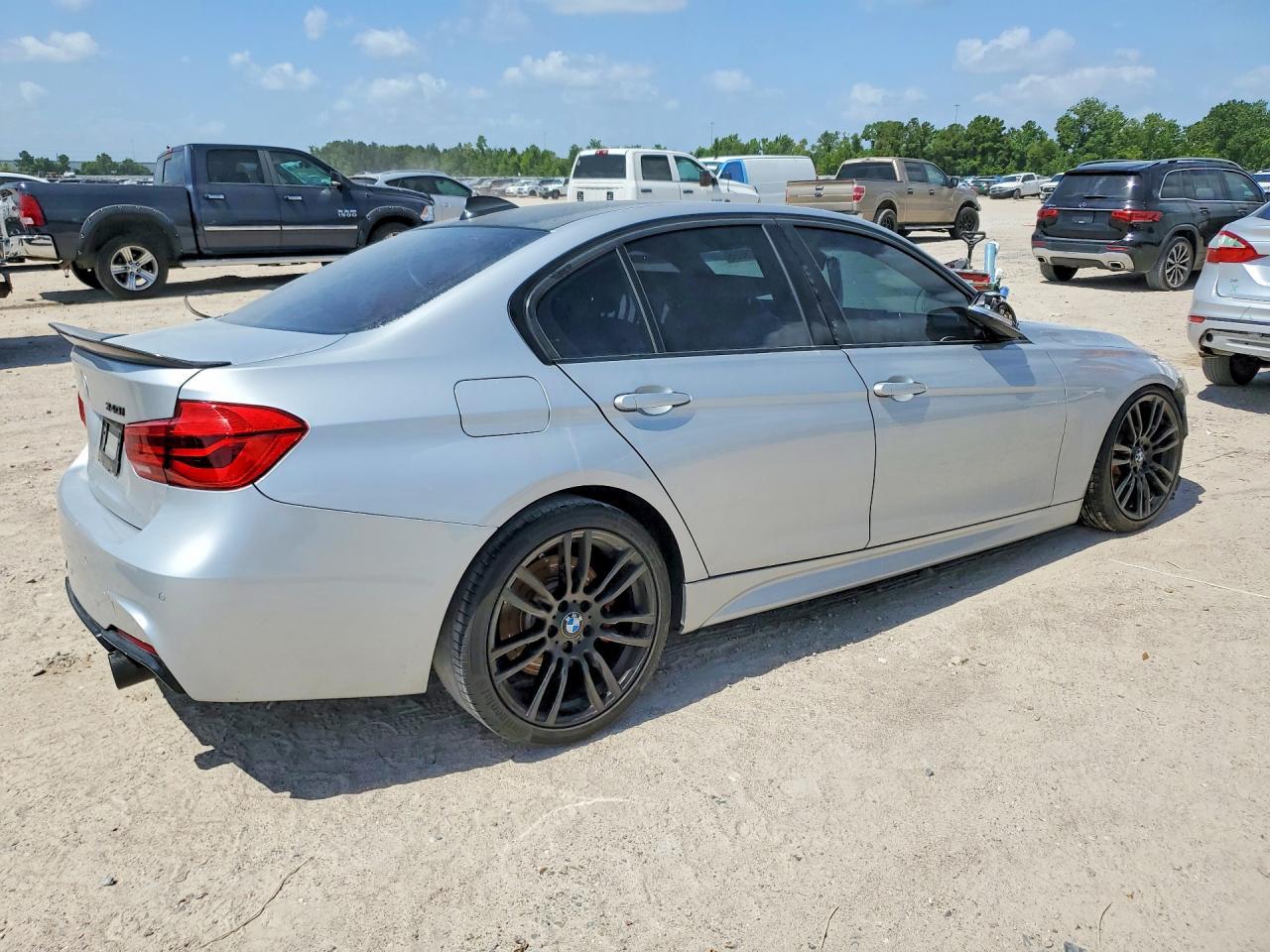 2016 BMW 3 Series Hyb 4D - zdjęcie 3