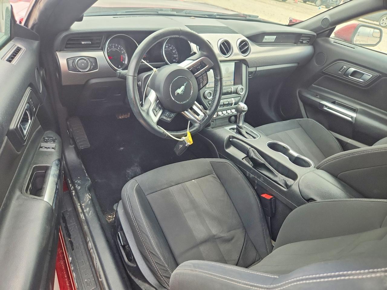 2019 Ford Mustang - zdjęcie 8