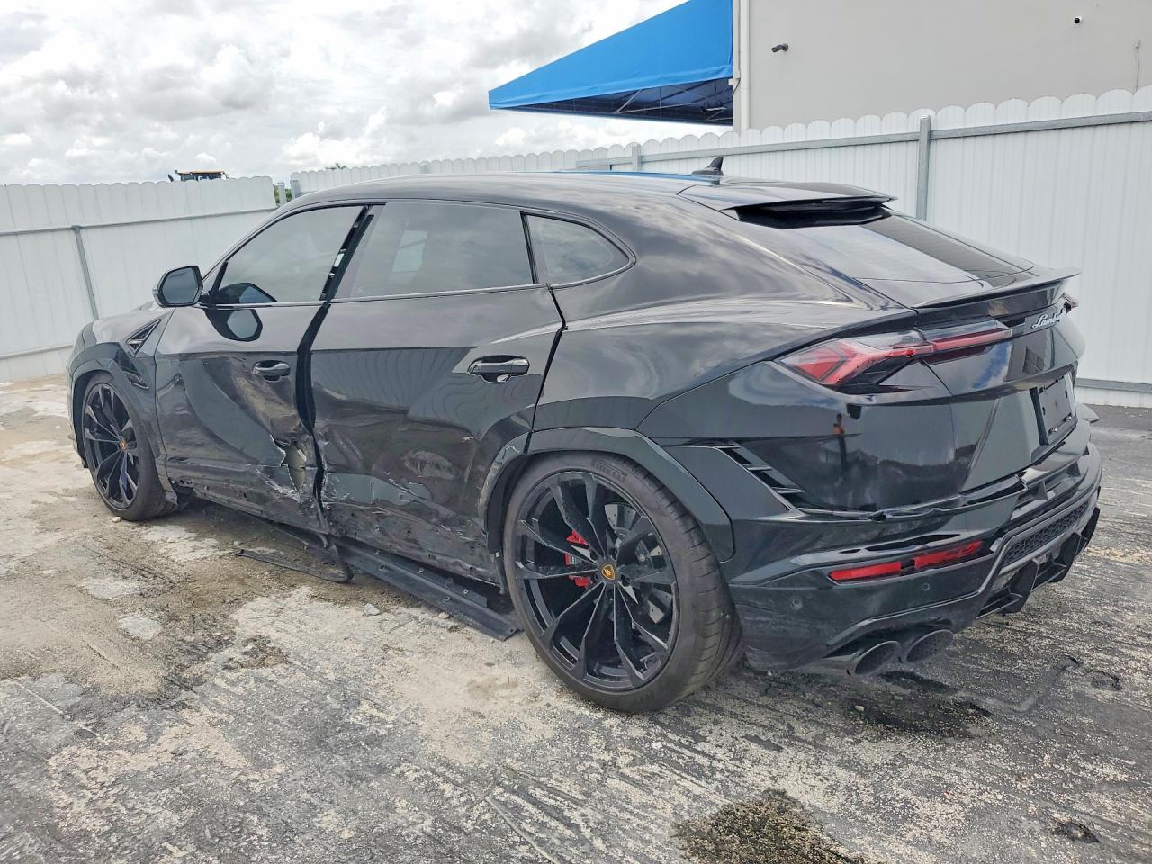 2023 Lamborghini Urus S - zdjęcie 2
