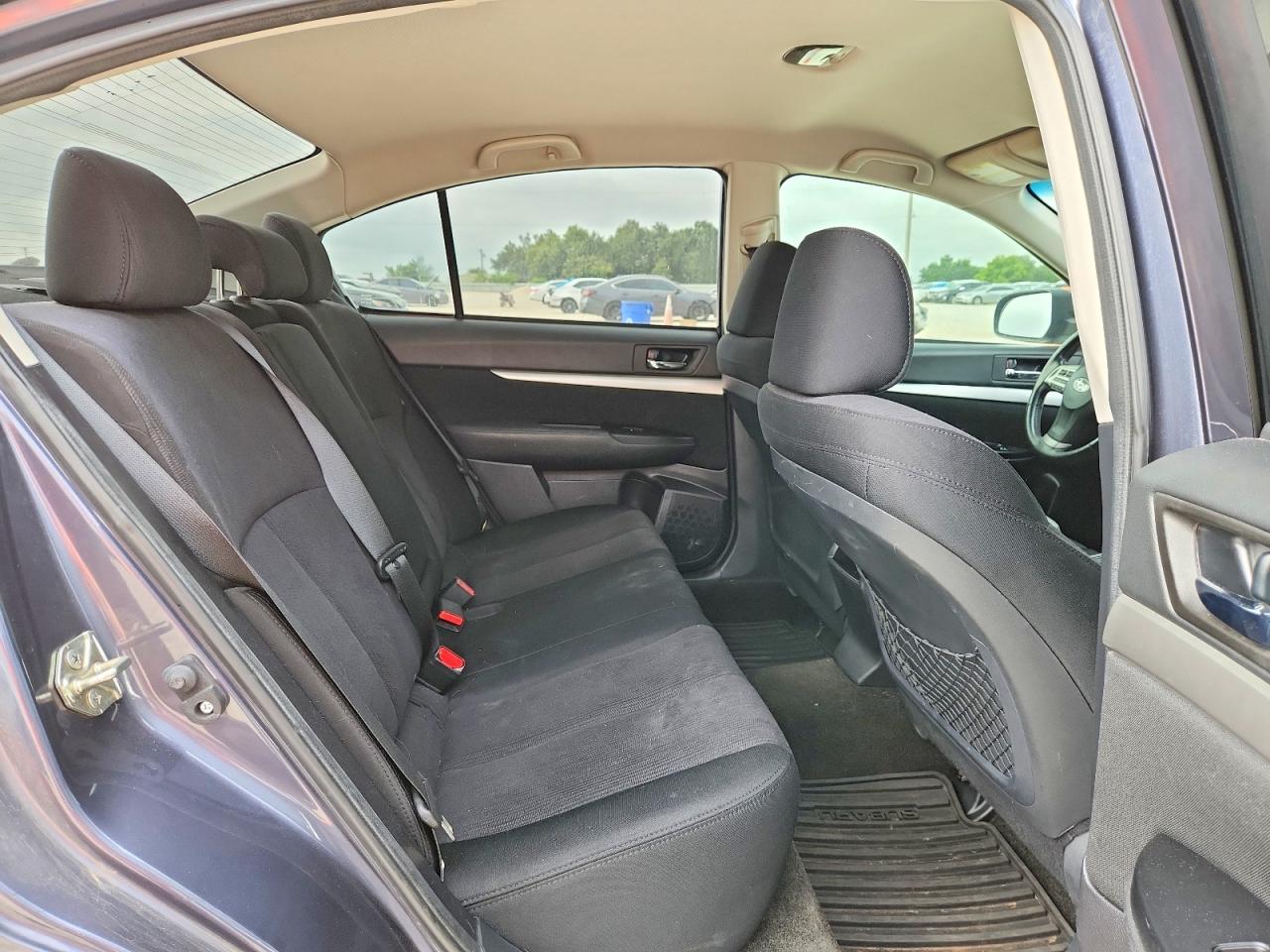 2014 Subaru Legacy 2.5I Premium - zdjęcie 10