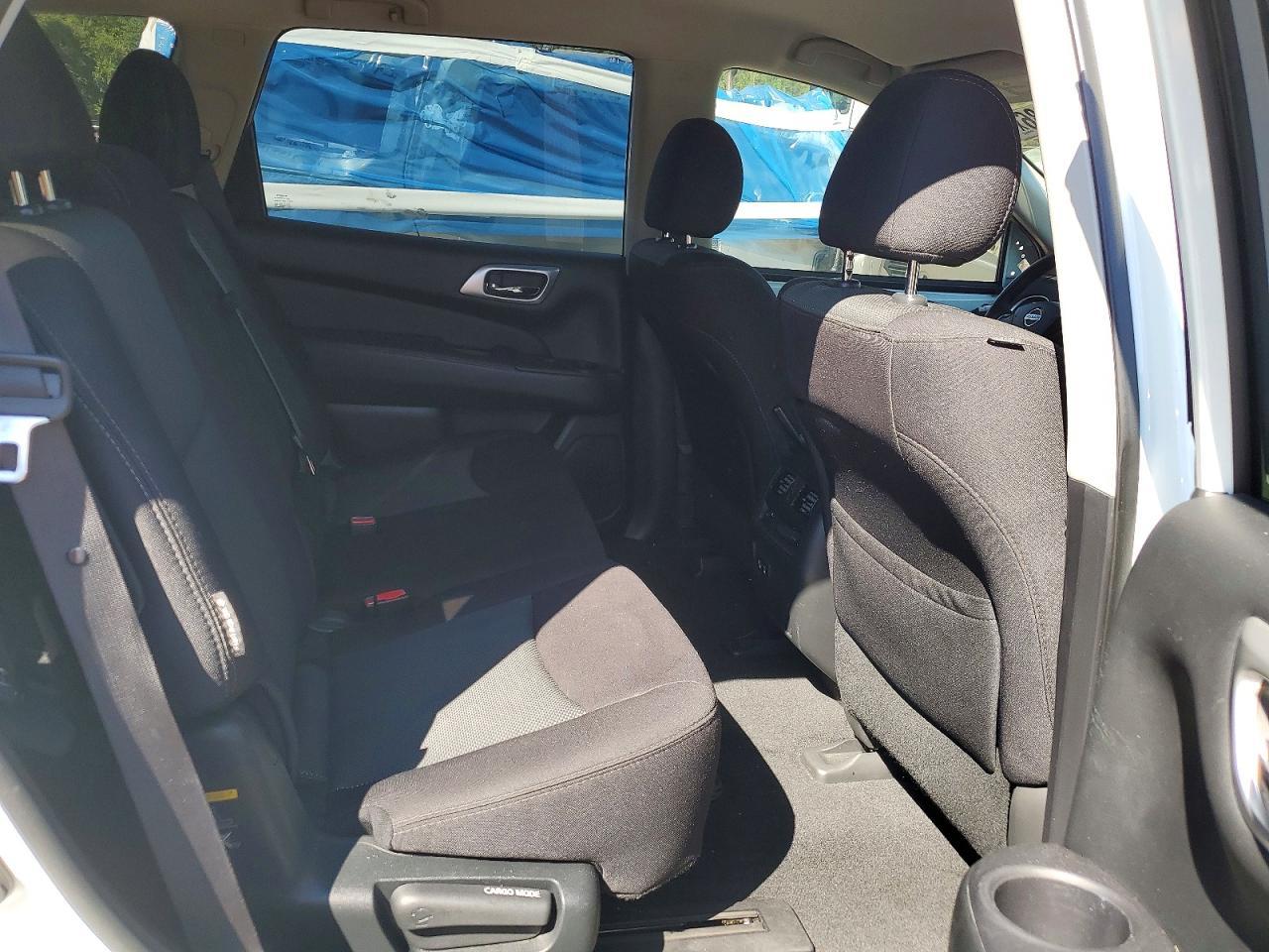 2020 Nissan Pathfinder Sv - zdjęcie 11