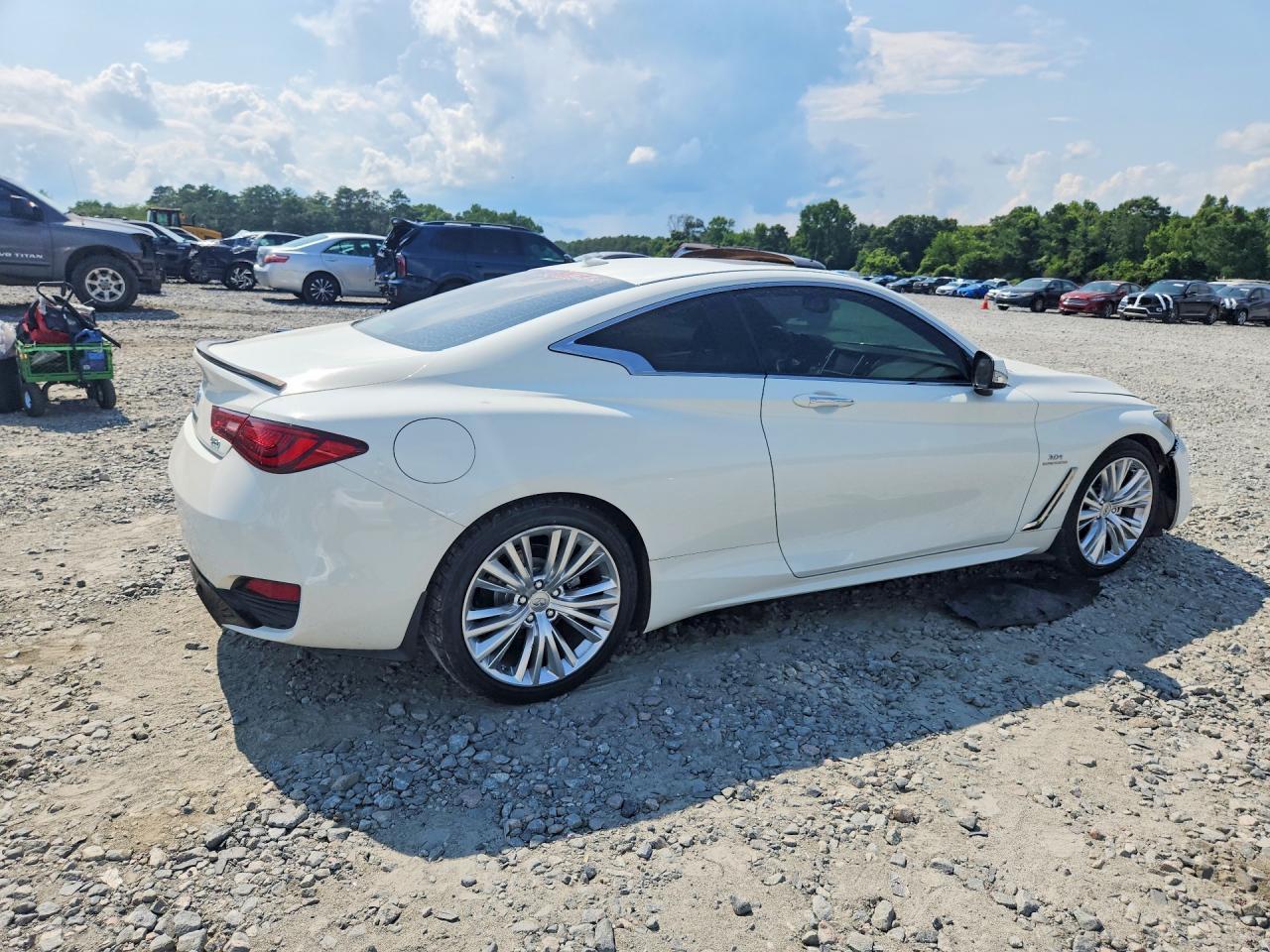 2018 Infiniti Q60 3.0T Luxe - zdjęcie 3