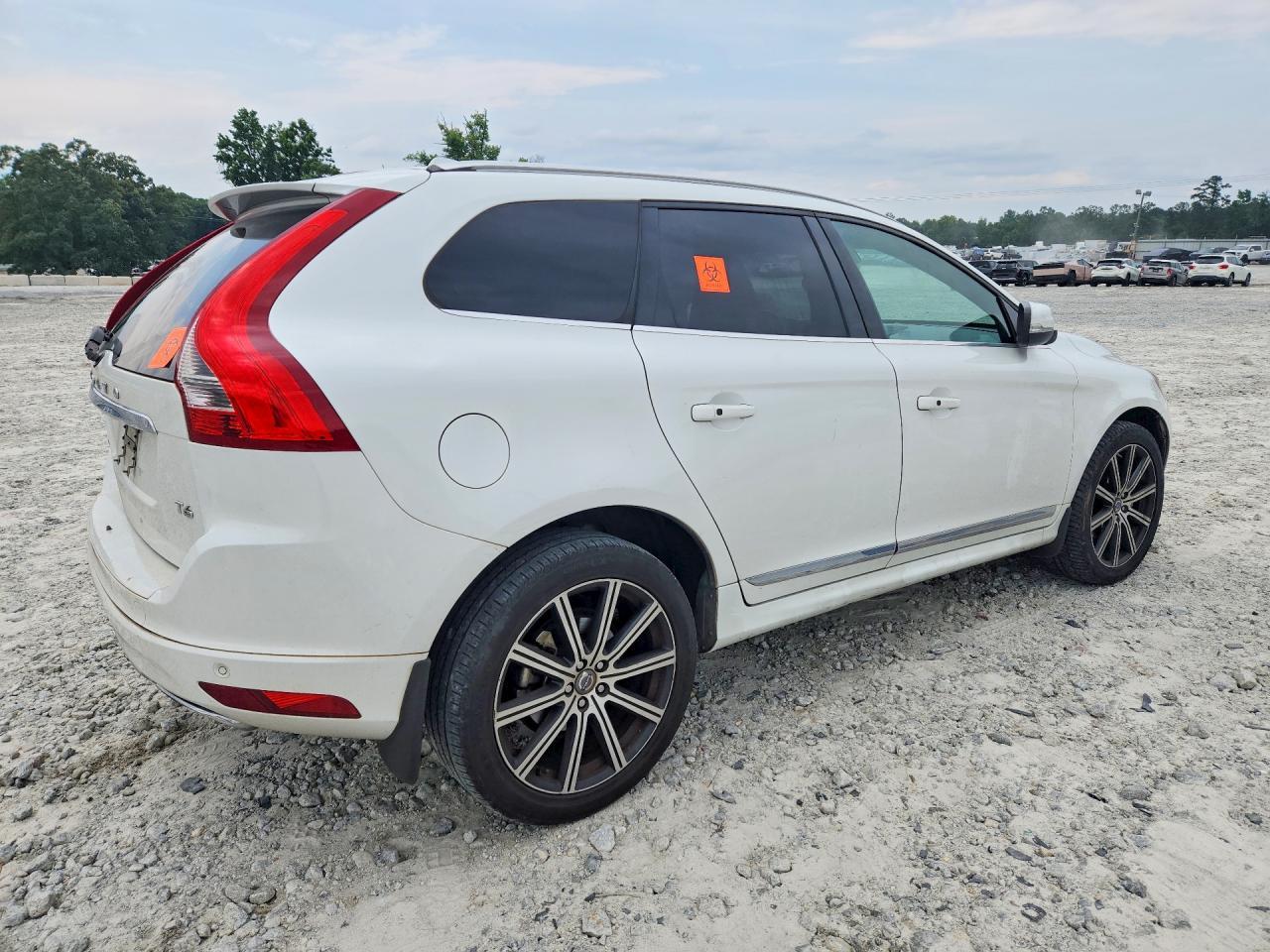 2015 Volvo Xc60 T6 Platinum - zdjęcie 3