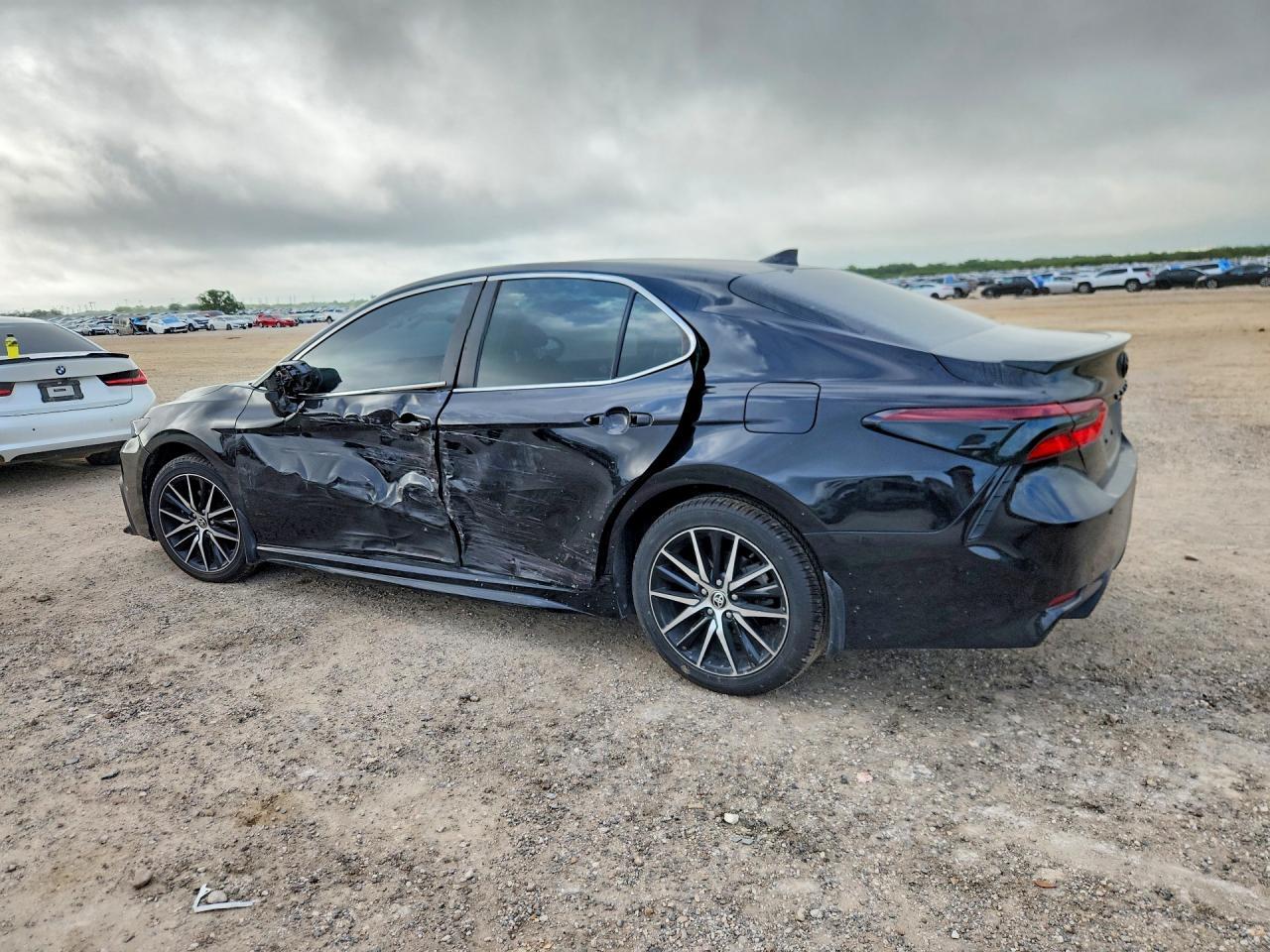 2024 Toyota Camry Se - zdjęcie 2
