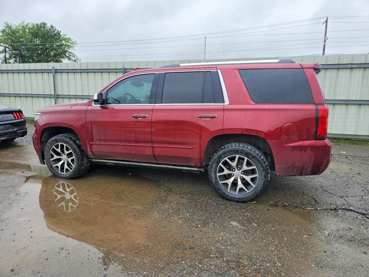 2019 Chevrolet Tahoe C1500 Premier - zdjęcie 2