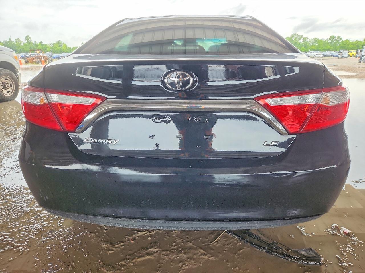 2015 Toyota Camry Le - zdjęcie 6