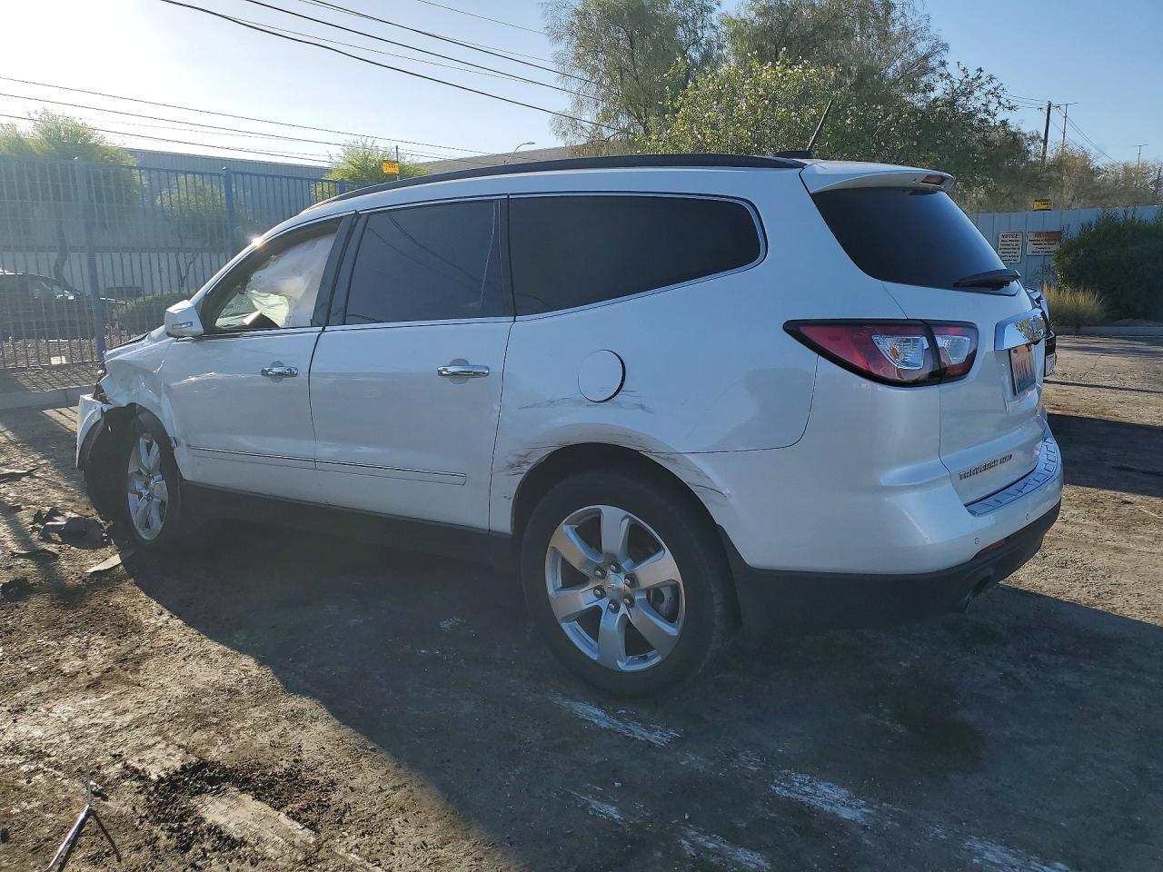 2017 Chevrolet Traverse Premier - zdjęcie 2