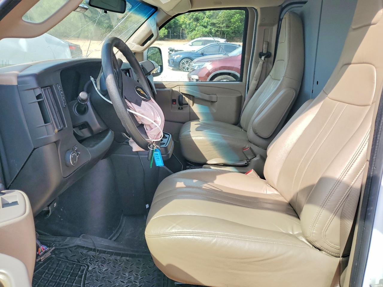 2023 Chevrolet Express G2500 - zdjęcie 7