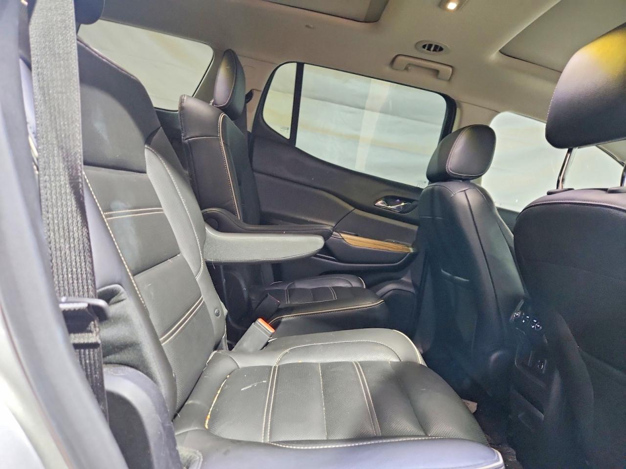 2019 GMC Acadia Denali - zdjęcie 11