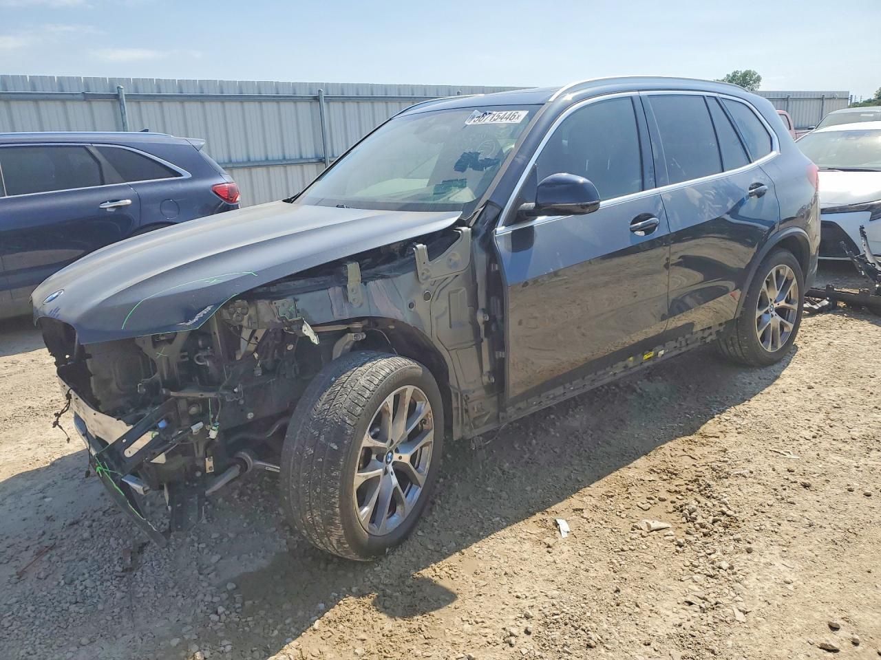 2021 BMW X5 xDrive40I - zdjęcie główne