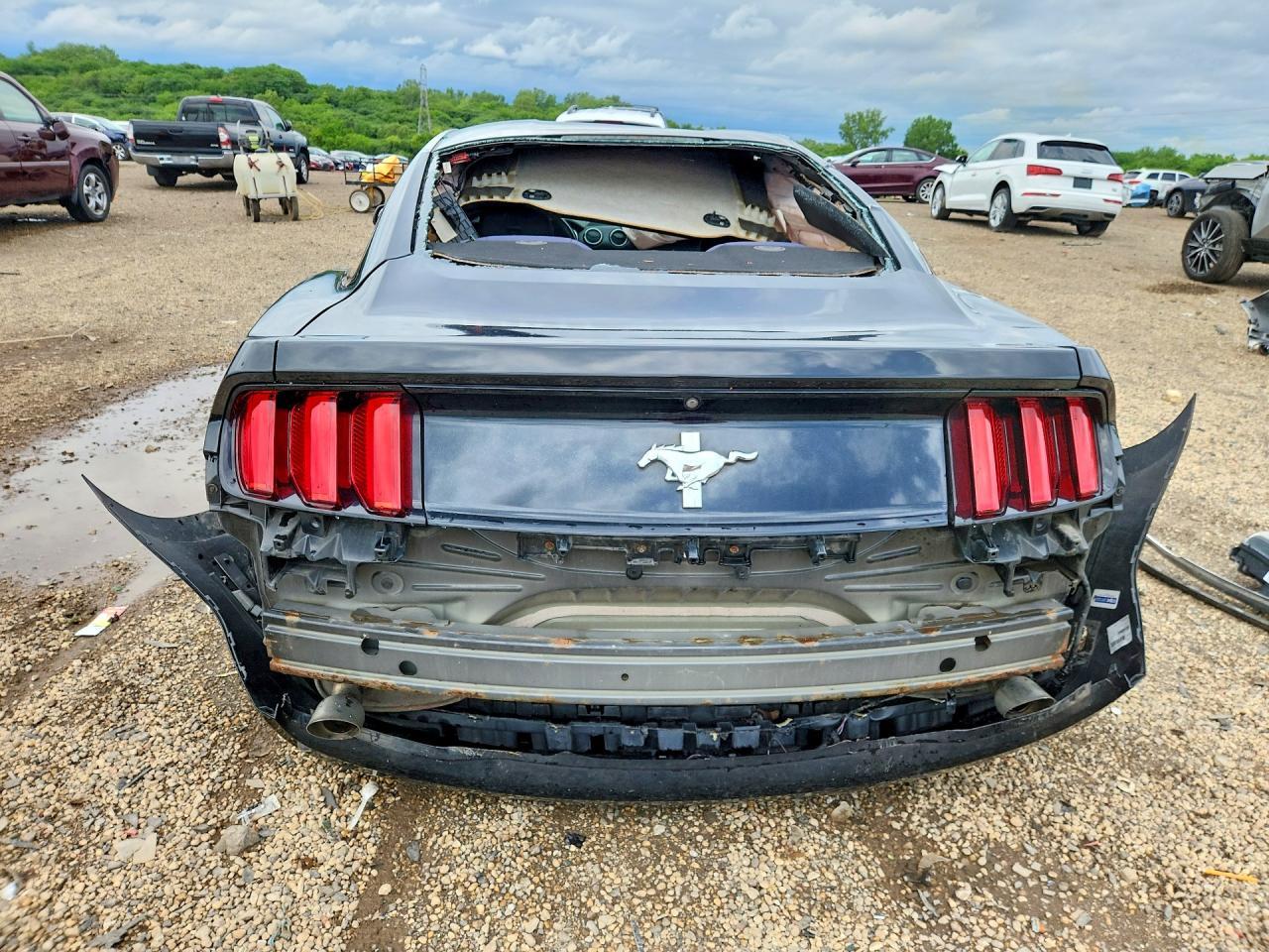 2016 Ford Mustang - zdjęcie 6