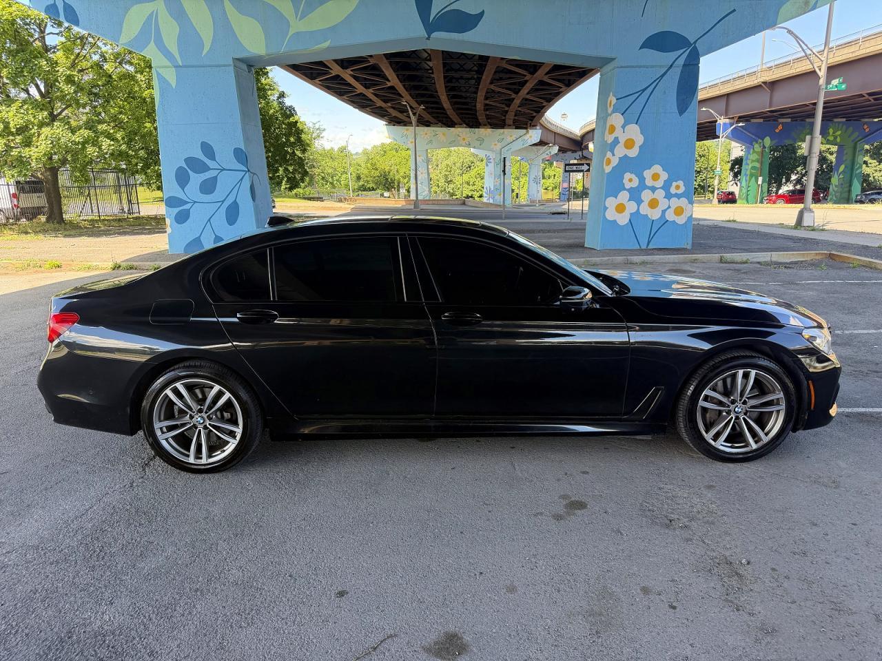 2019 BMW 750I xDrive - zdjęcie 15