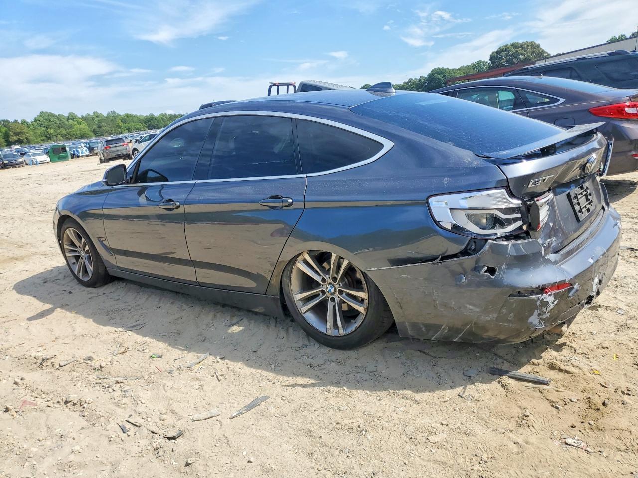 2018 BMW Seria 3 330i - zdjęcie 2