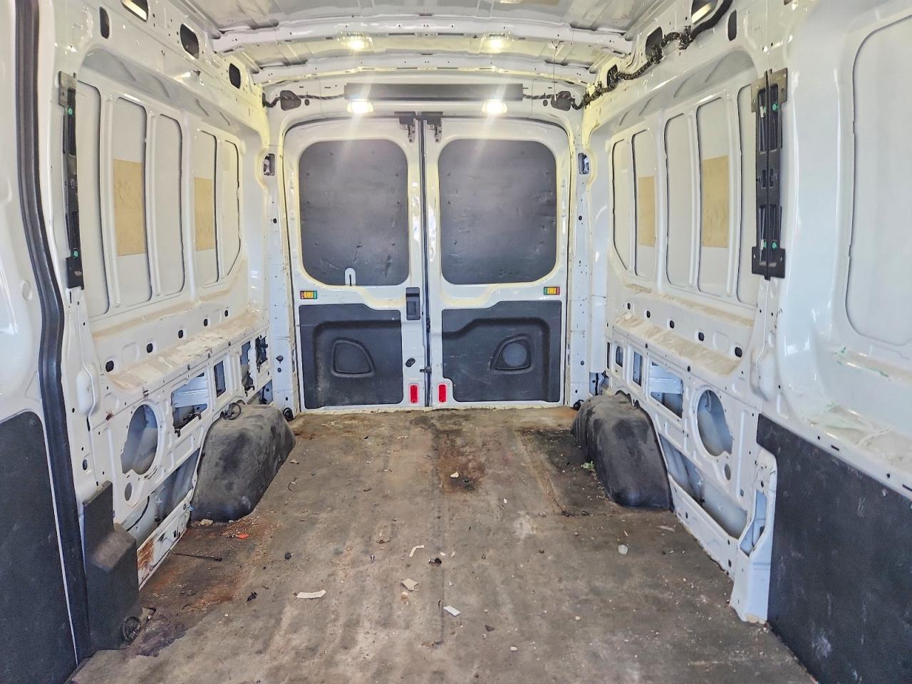 2018 Ford Transit T-250 - zdjęcie 10