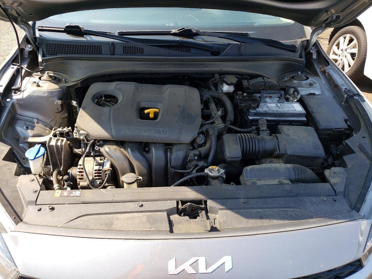 2022 Kia Forte Lxs - zdjęcie 11