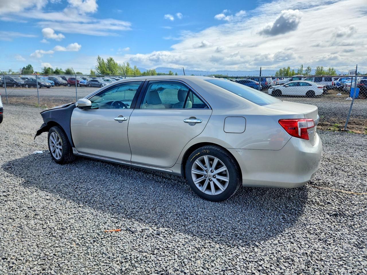 2014 Toyota Camry Xle - zdjęcie 2